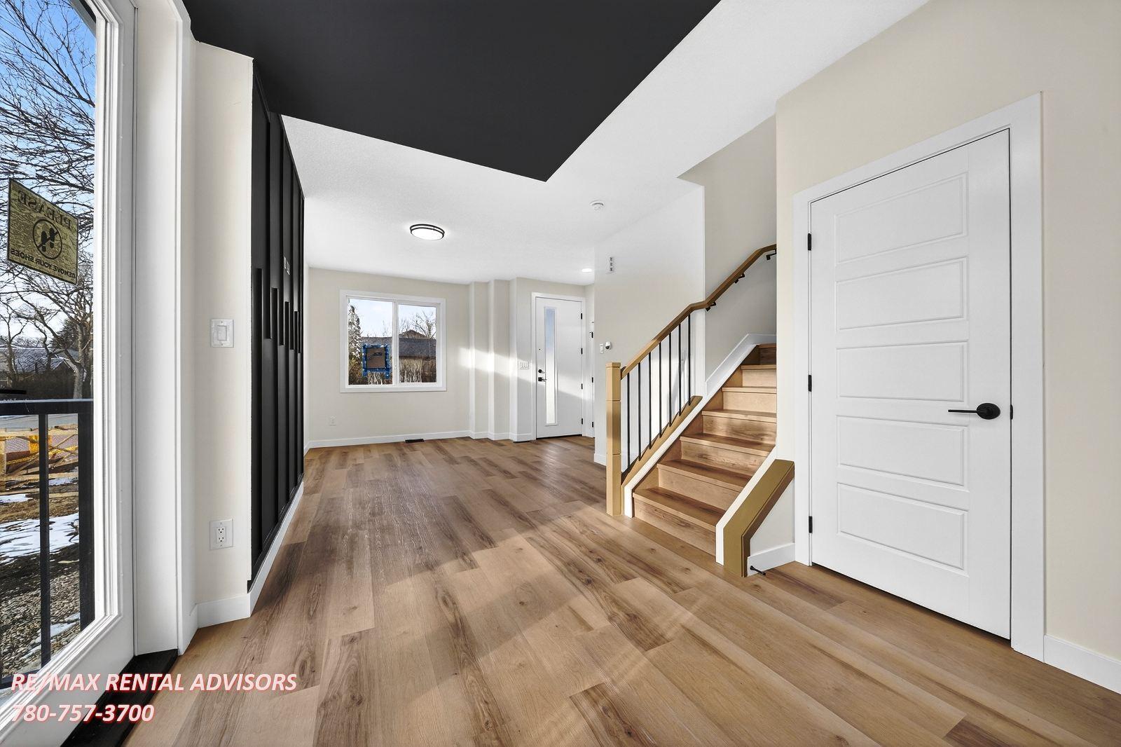  UPPER 12423 112 Avenue Northwest - Photo 8