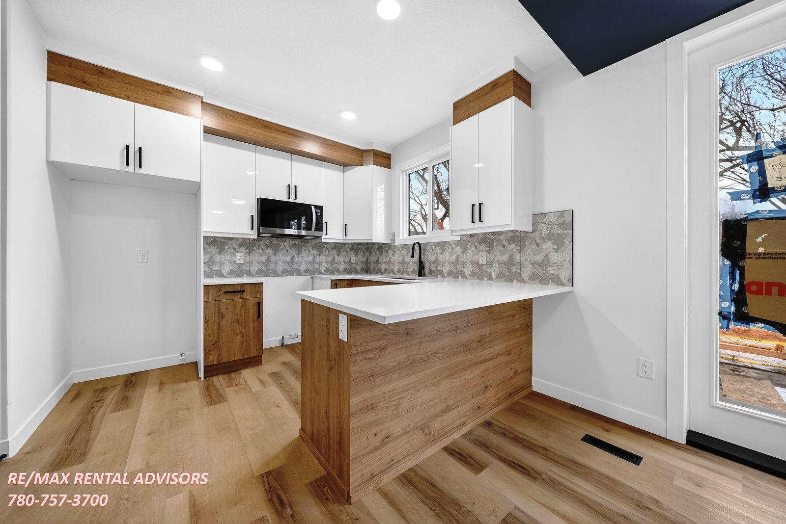  UPPER 12423 112 Avenue Northwest - Photo 4