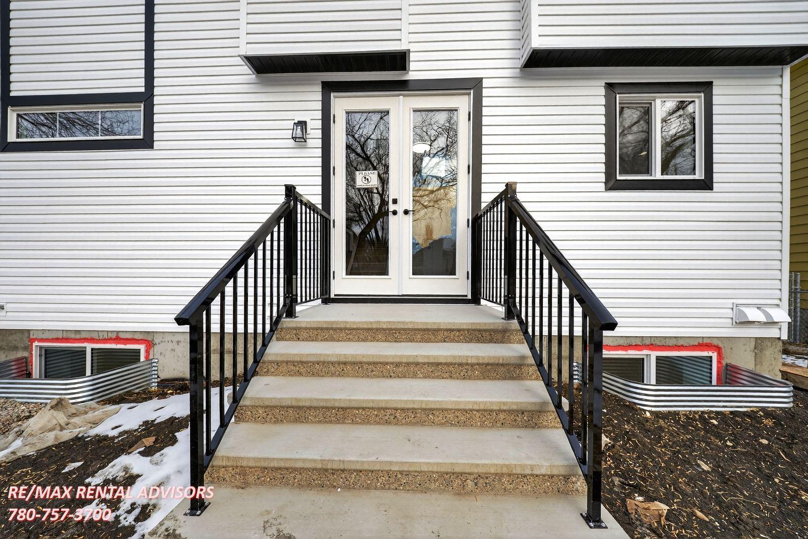 UPPER 12423 112 Avenue Northwest - Photo 22