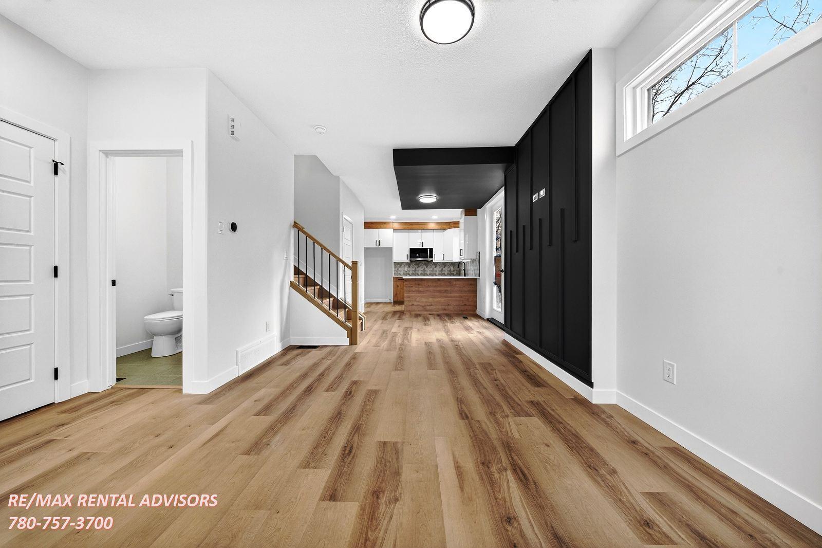  UPPER 12423 112 Avenue Northwest - Photo 11