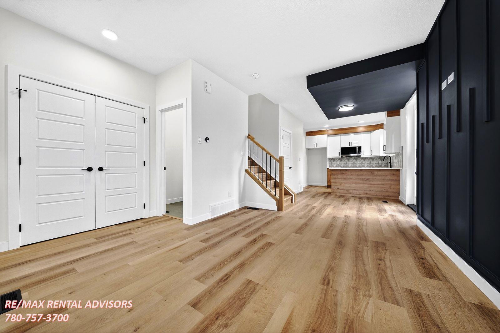  UPPER 12423 112 Avenue Northwest - Photo 13