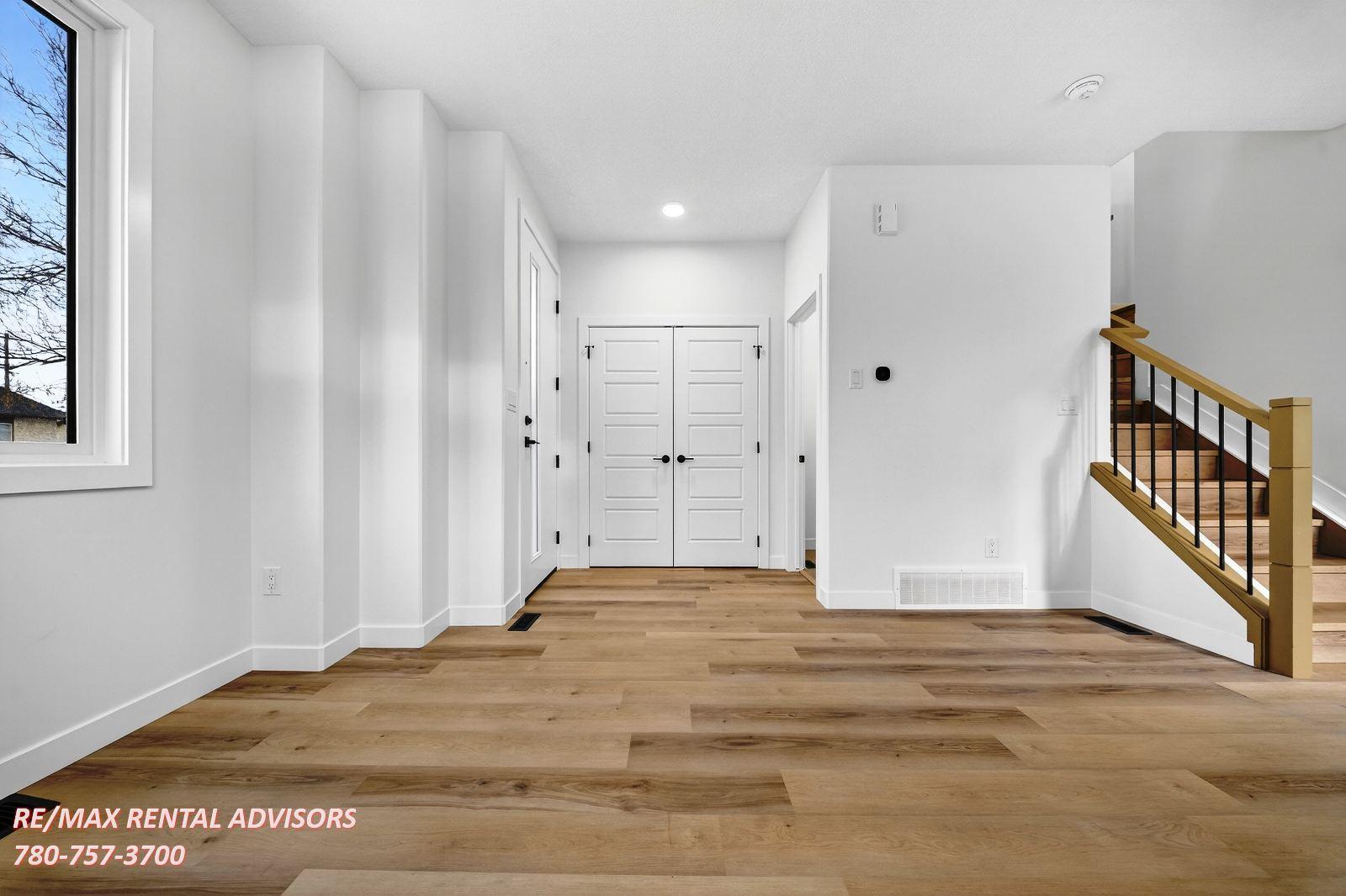  UPPER 12423 112 Avenue Northwest - Photo 10