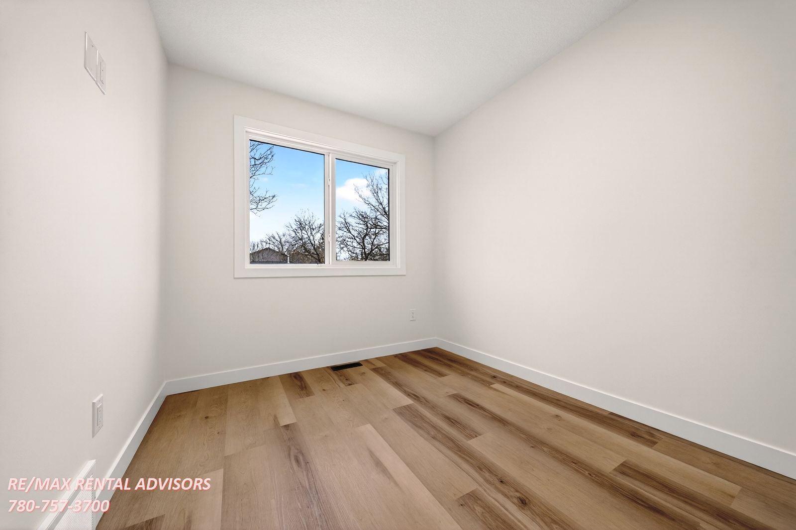  UPPER 12423 112 Avenue Northwest - Photo 18