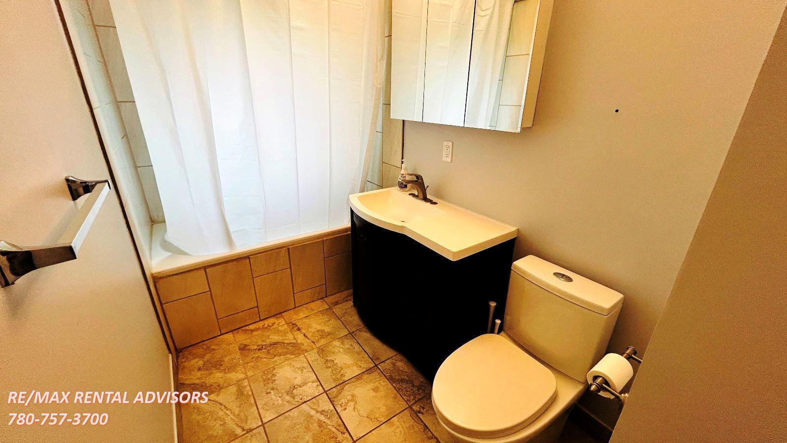  UPPER 10932 74 Avenue Northwest - Photo 20