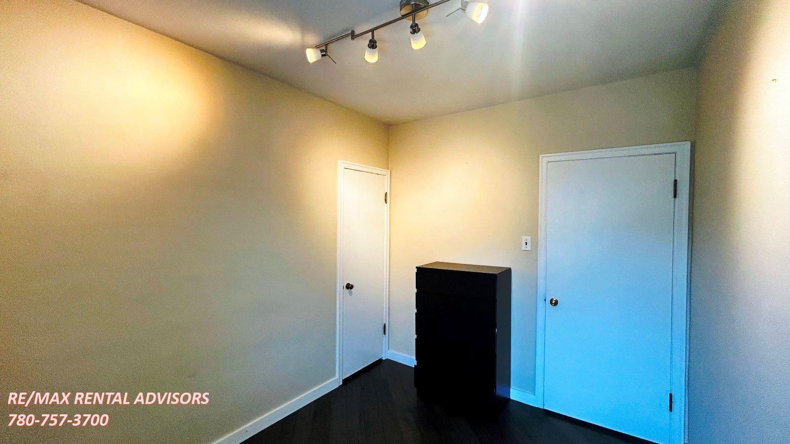  UPPER 10932 74 Avenue Northwest - Photo 17