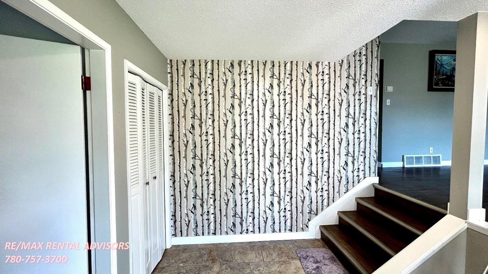 UPPER 10819 43 Avenue Northwest - Photo 9