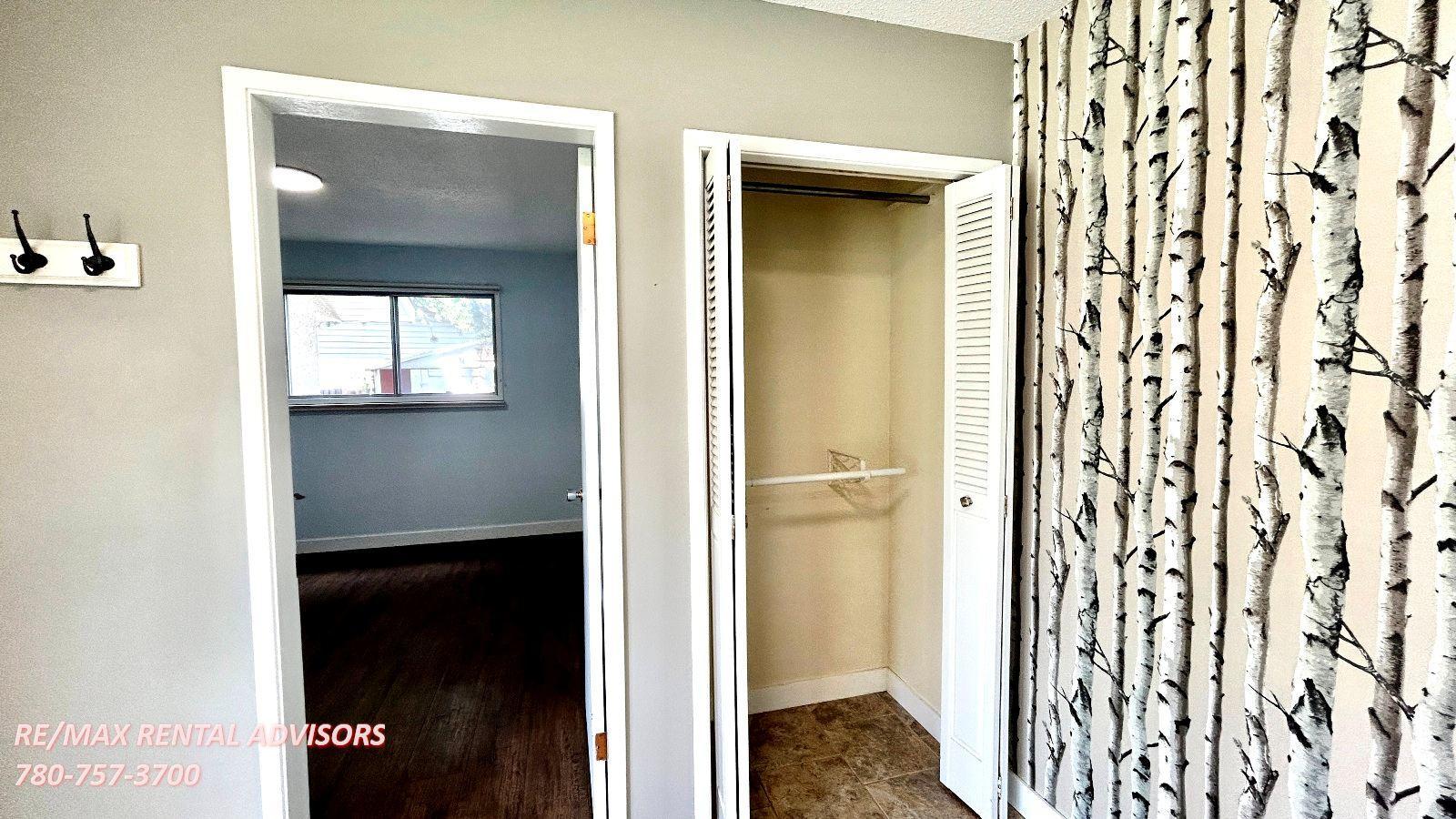UPPER 10819 43 Avenue Northwest - Photo 10