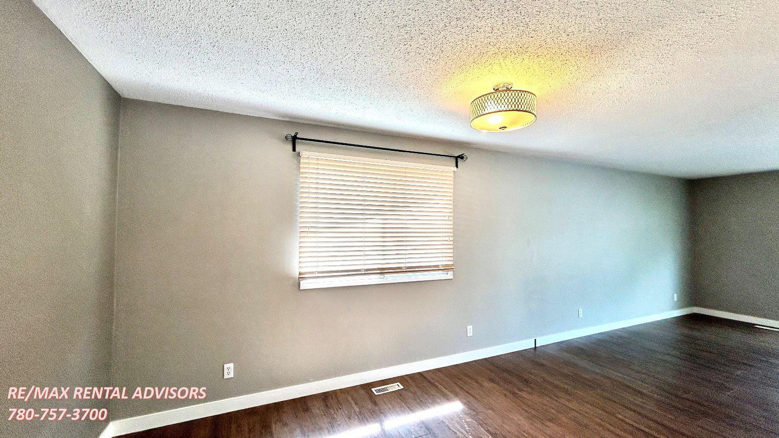 UPPER 10819 43 Avenue Northwest - Photo 14