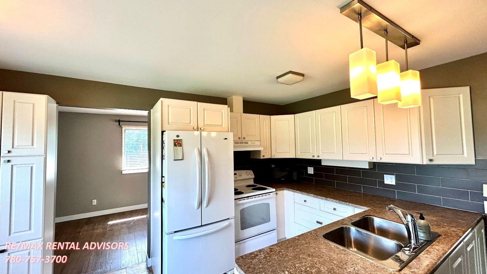 UPPER 10819 43 Avenue Northwest - Photo 3