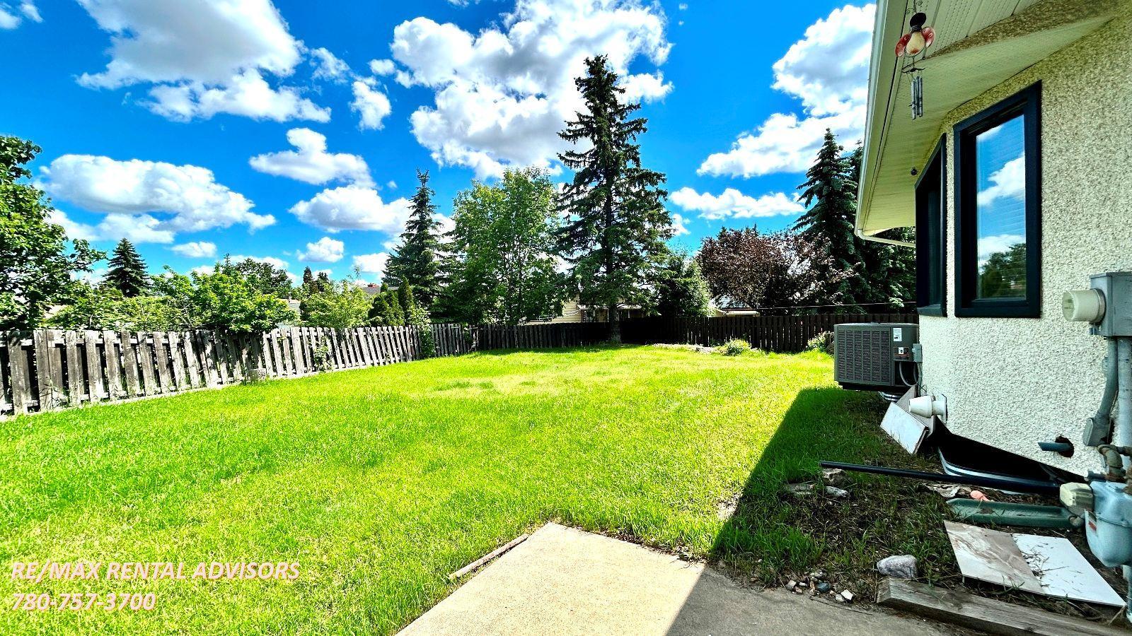 UPPER 10819 43 Avenue Northwest - Photo 26