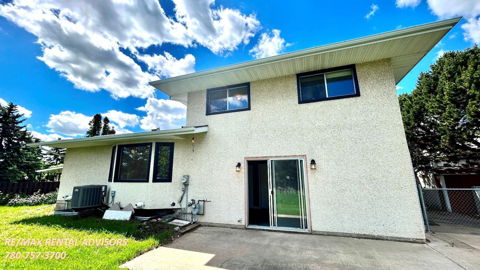 UPPER 10819 43 Avenue Northwest - Photo 23