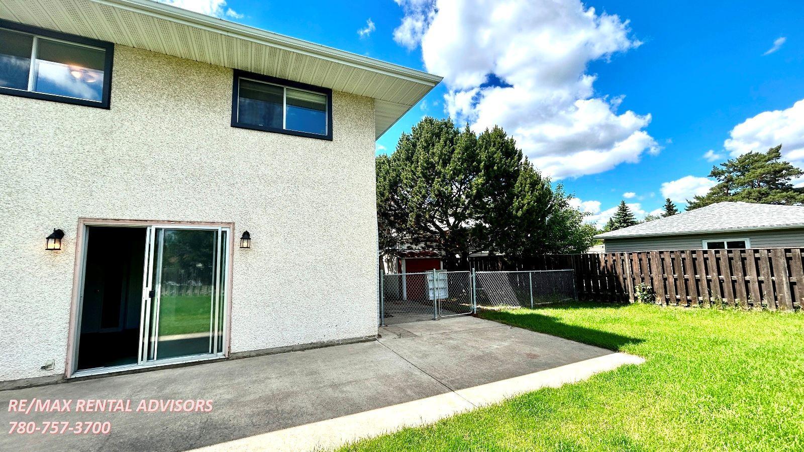 UPPER 10819 43 Avenue Northwest - Photo 24