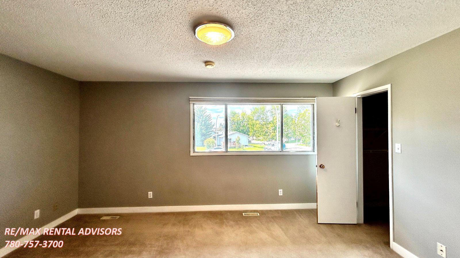 UPPER 10819 43 Avenue Northwest - Photo 17