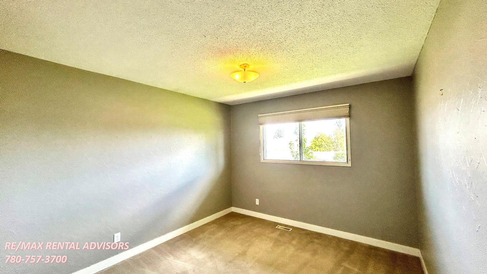UPPER 10819 43 Avenue Northwest - Photo 19