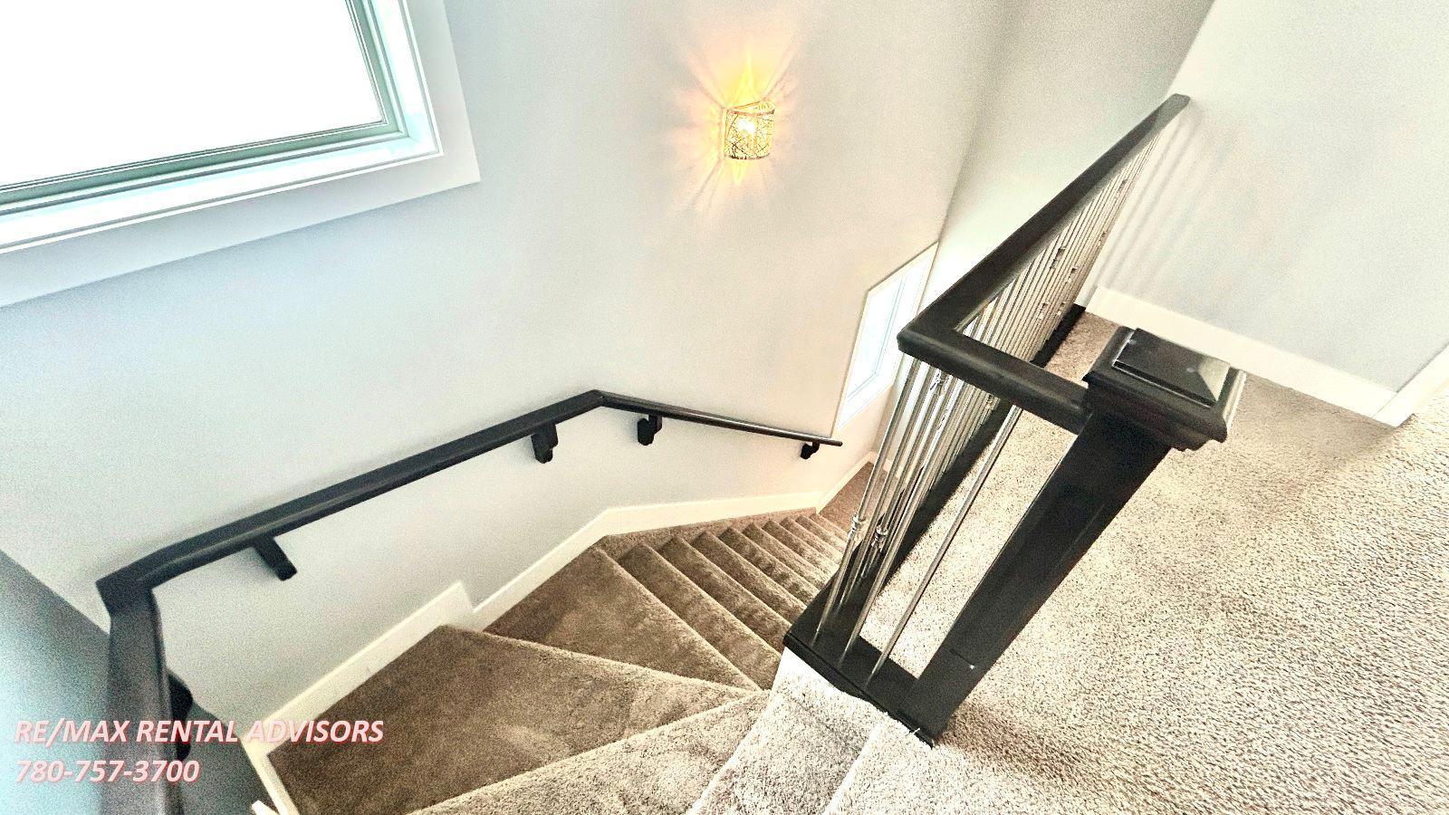 UPPER 10530 62 Avenue Northwest - Photo 9