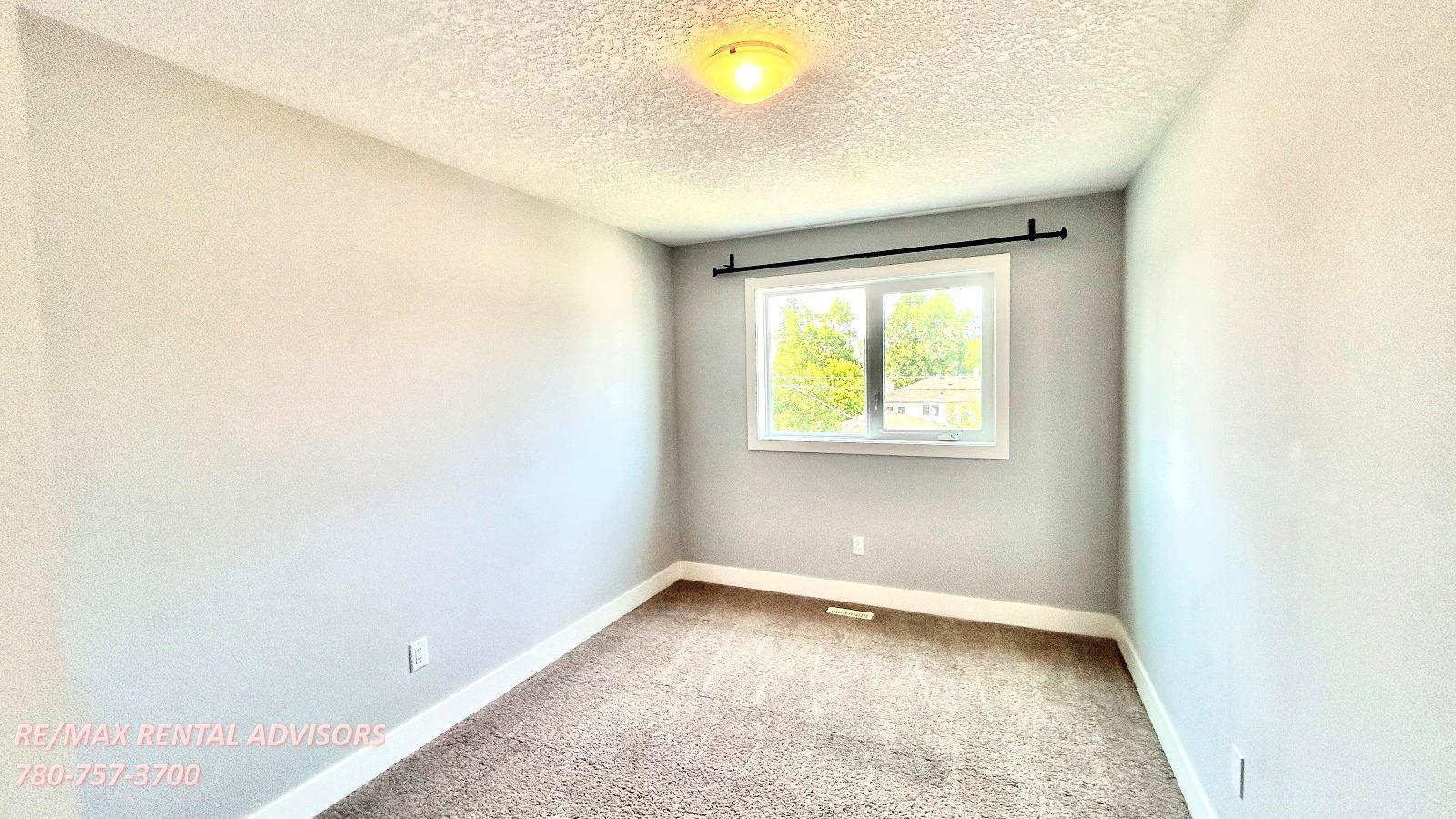  UPPER 10530 62 Avenue Northwest - Photo 15
