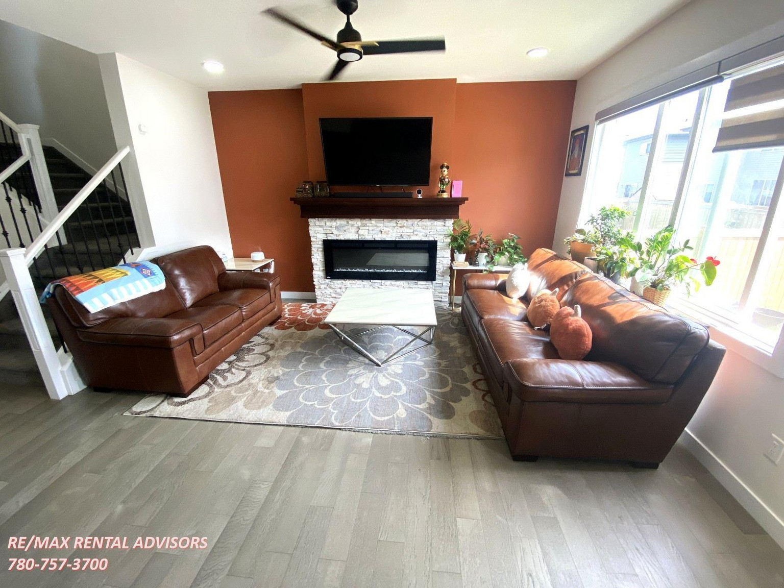  UPPER 2443 15 Avenue Northwest - Photo 8