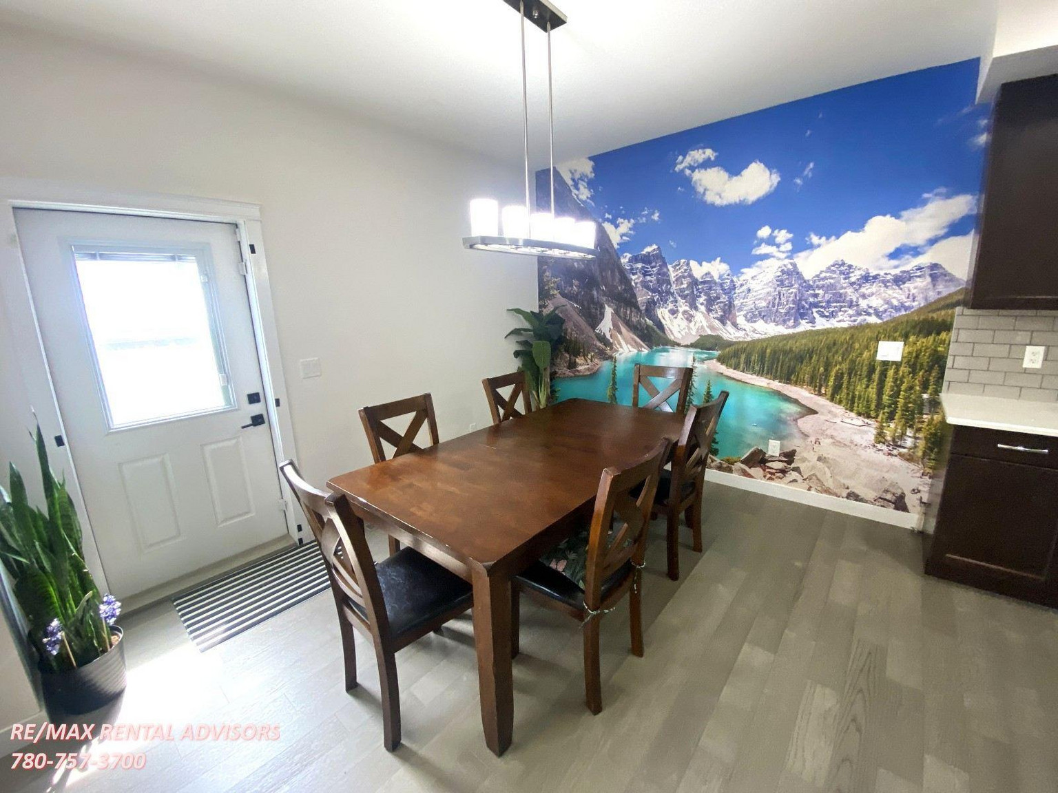  UPPER 2443 15 Avenue Northwest - Photo 7