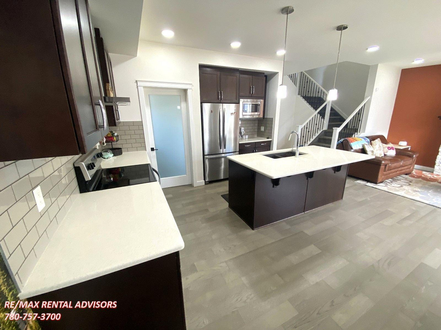 UPPER 2443 15 Avenue Northwest - Photo 5