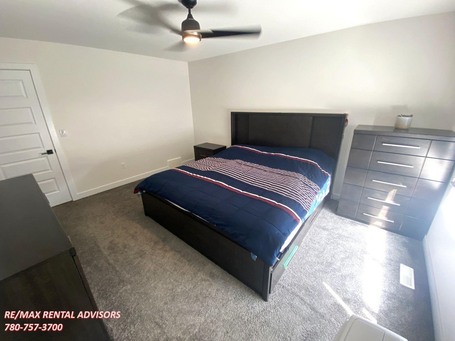  UPPER 2443 15 Avenue Northwest - Photo 16