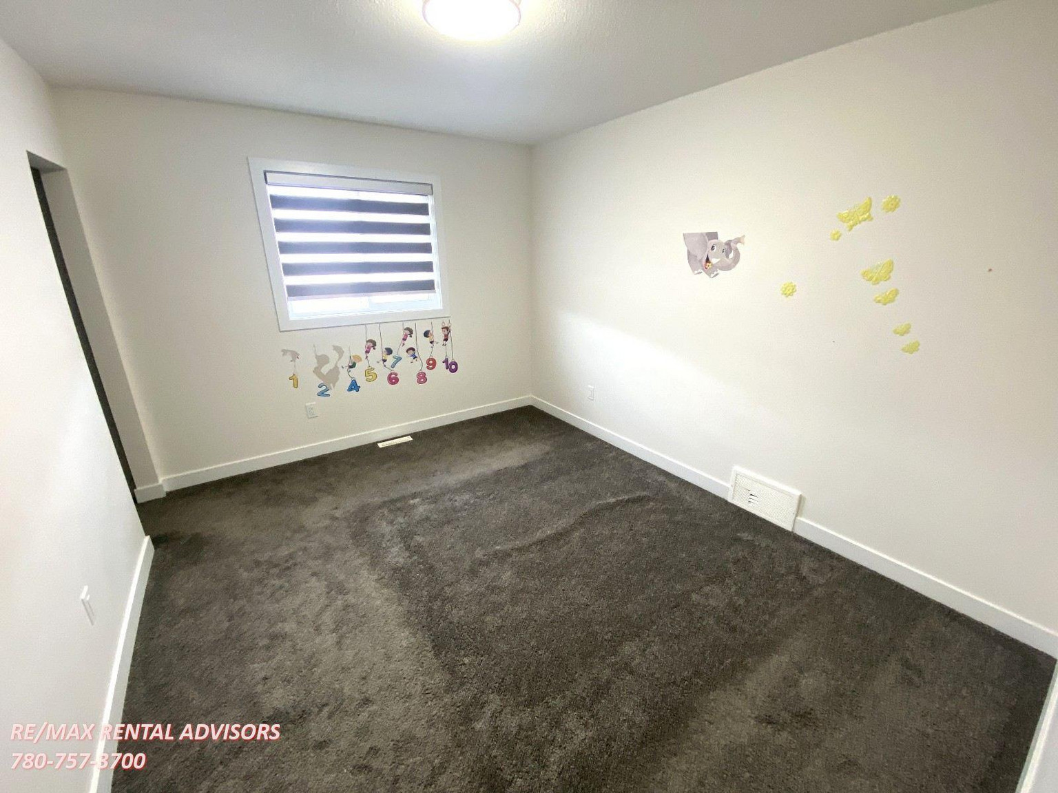  UPPER 2443 15 Avenue Northwest - Photo 21