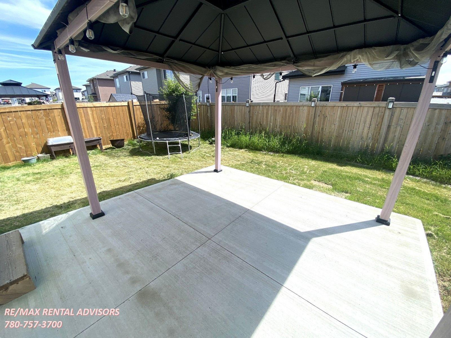  UPPER 2443 15 Avenue Northwest - Photo 33