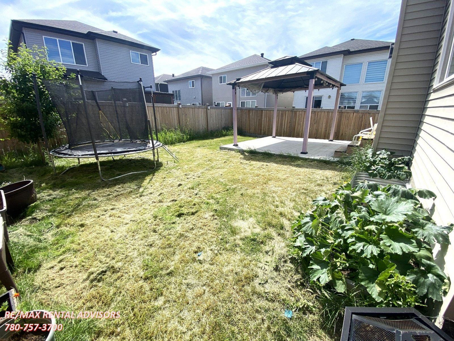  UPPER 2443 15 Avenue Northwest - Photo 34
