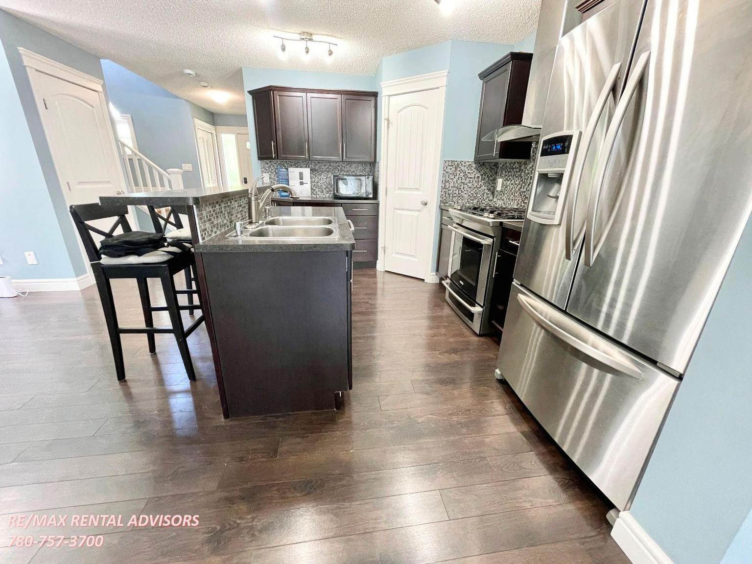  2429 Austin Crescent Southwest - Photo 4