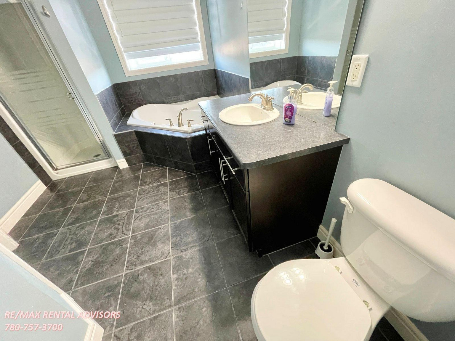 2429 Austin Crescent Southwest - Photo 21