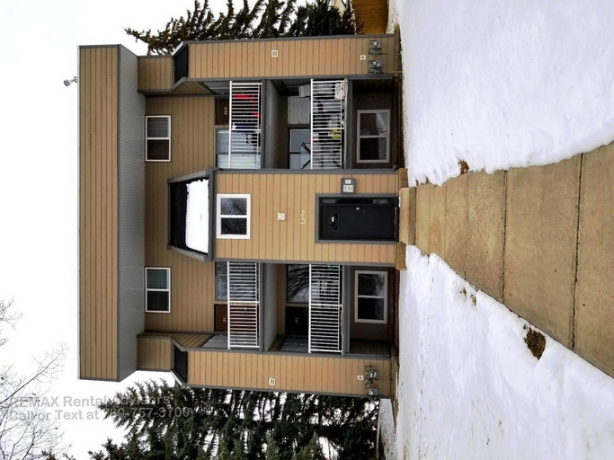 #201 1396 Knottwood Road East Northwest