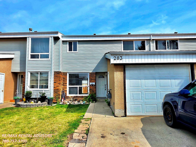  203 Grandin Village St. Albert