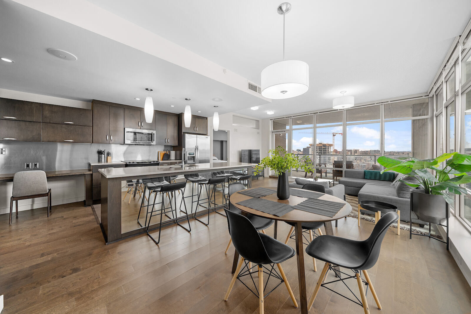 1201 Castello - 530 12th Ave SW