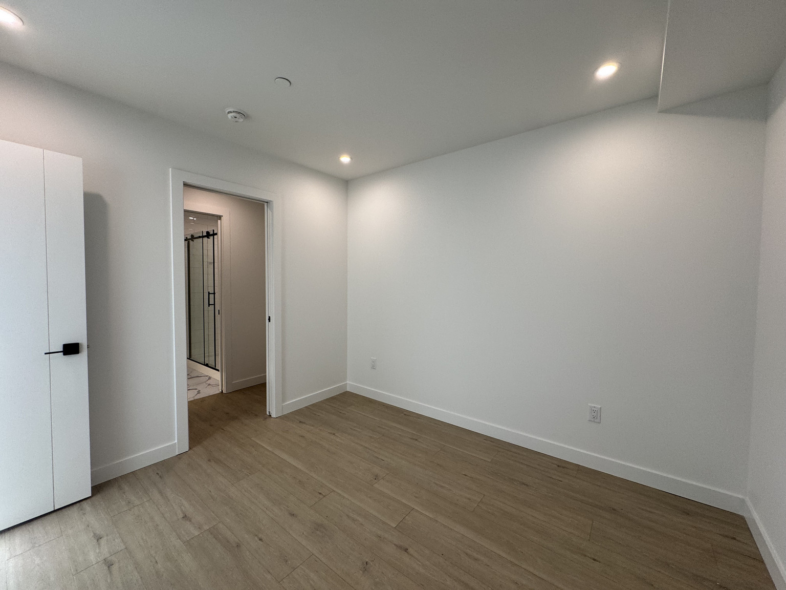Plaza West District - Photo 14