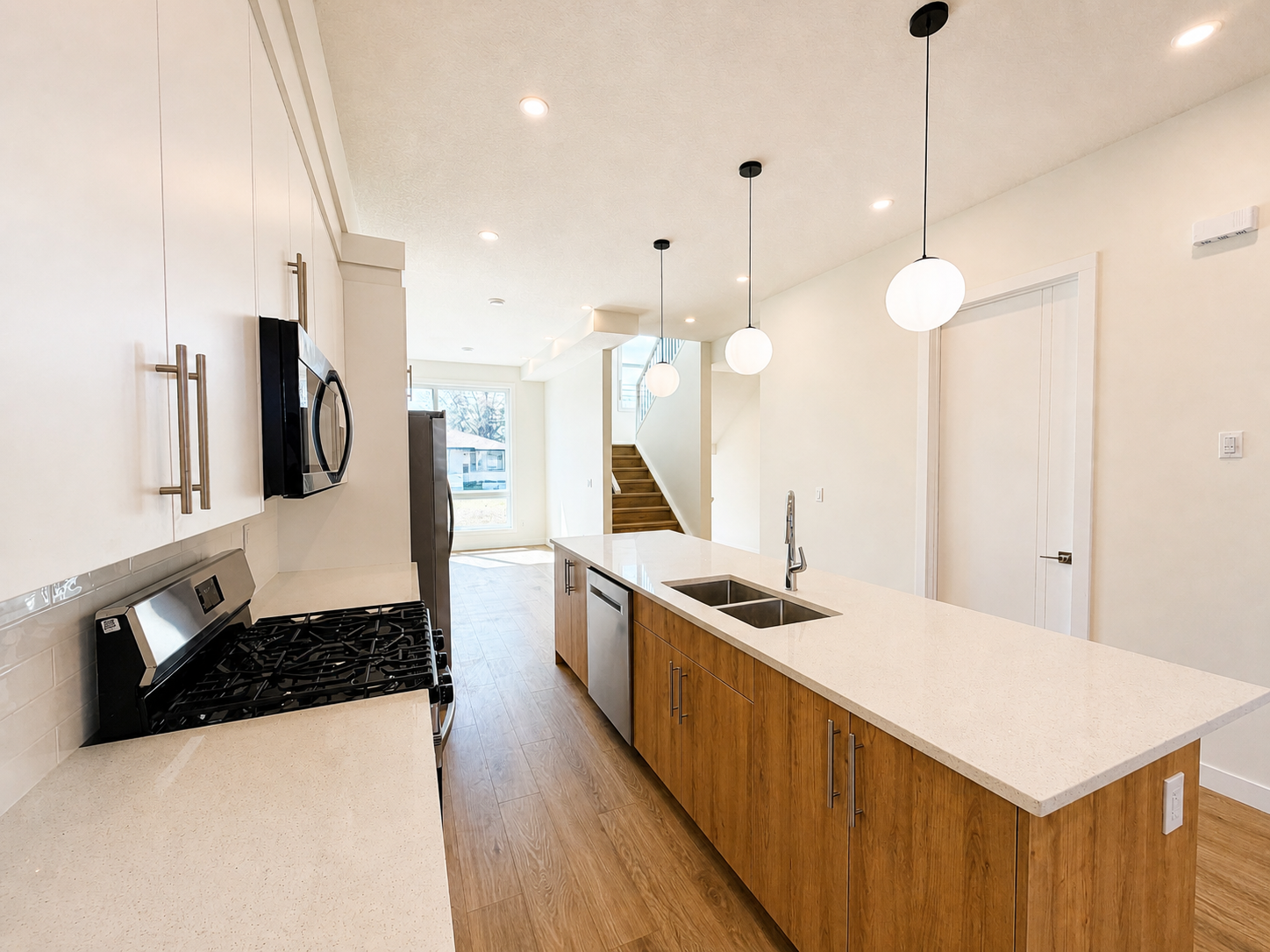 Grant Crescent Townhomes - Photo 7