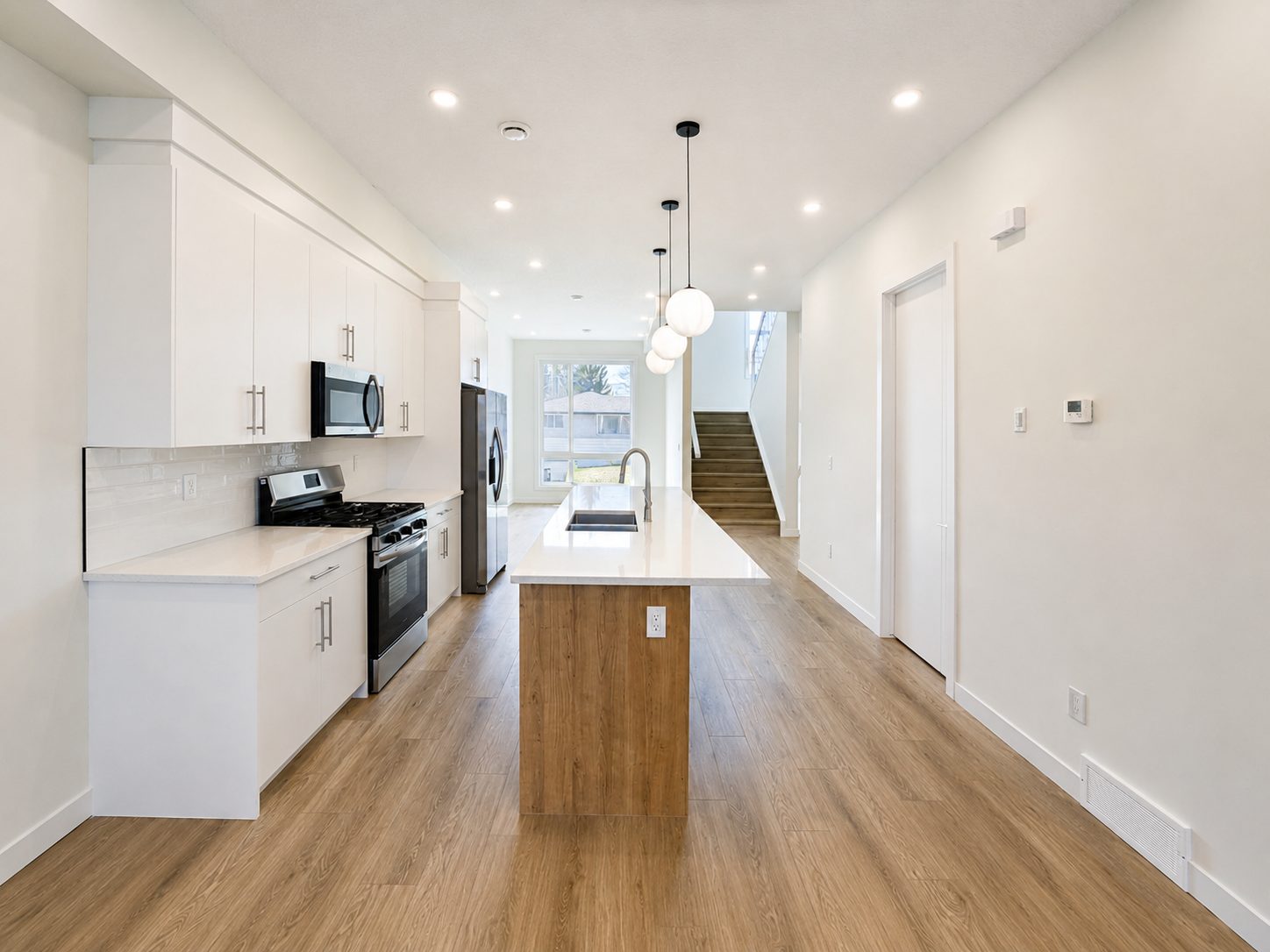 Grant Crescent Townhomes - Photo 8