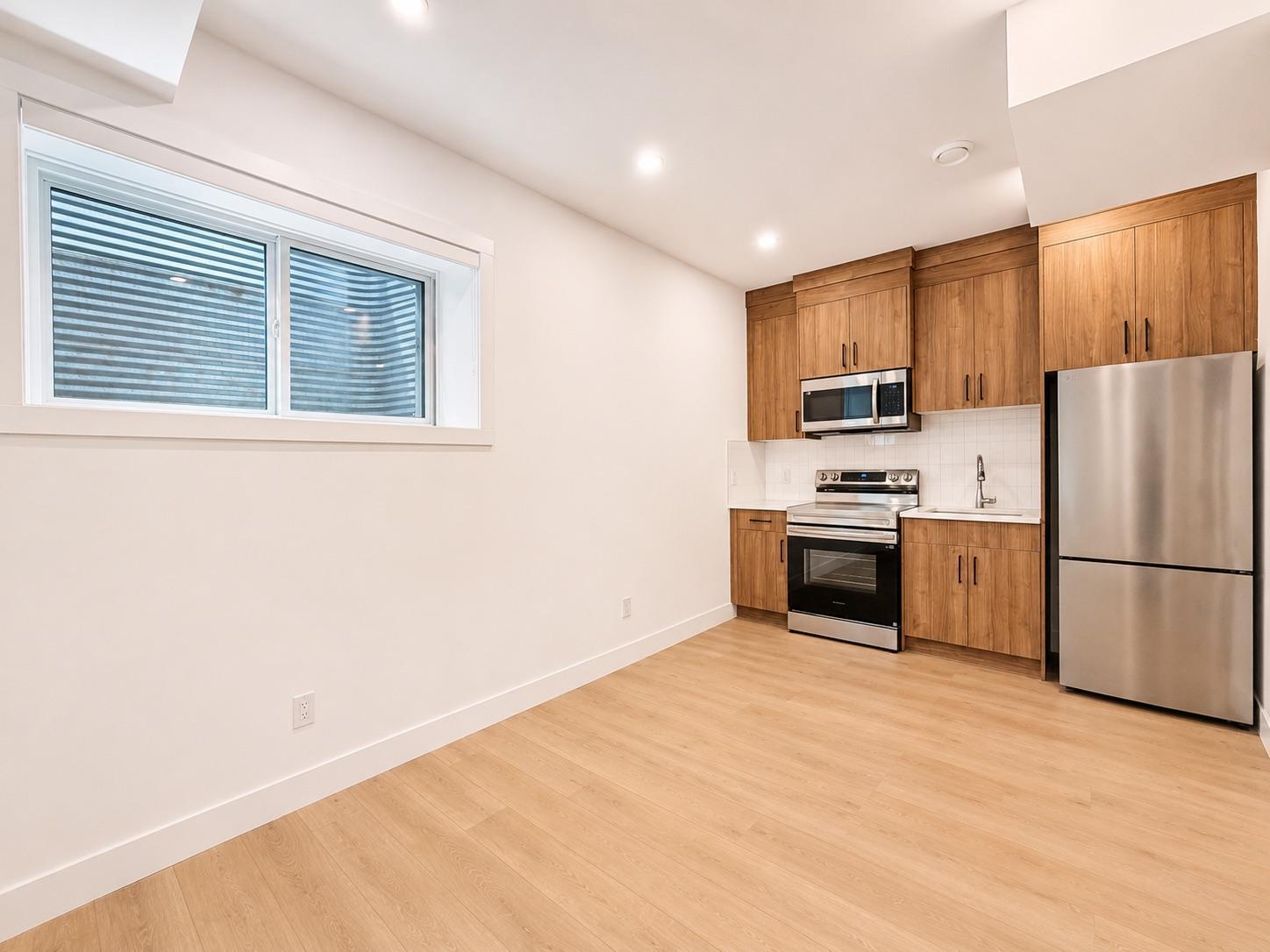 Pleasant 10 Basement Suite - Photo 2