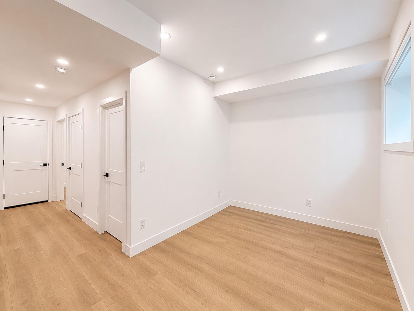 Pleasant 10 Basement Suite - Photo 6