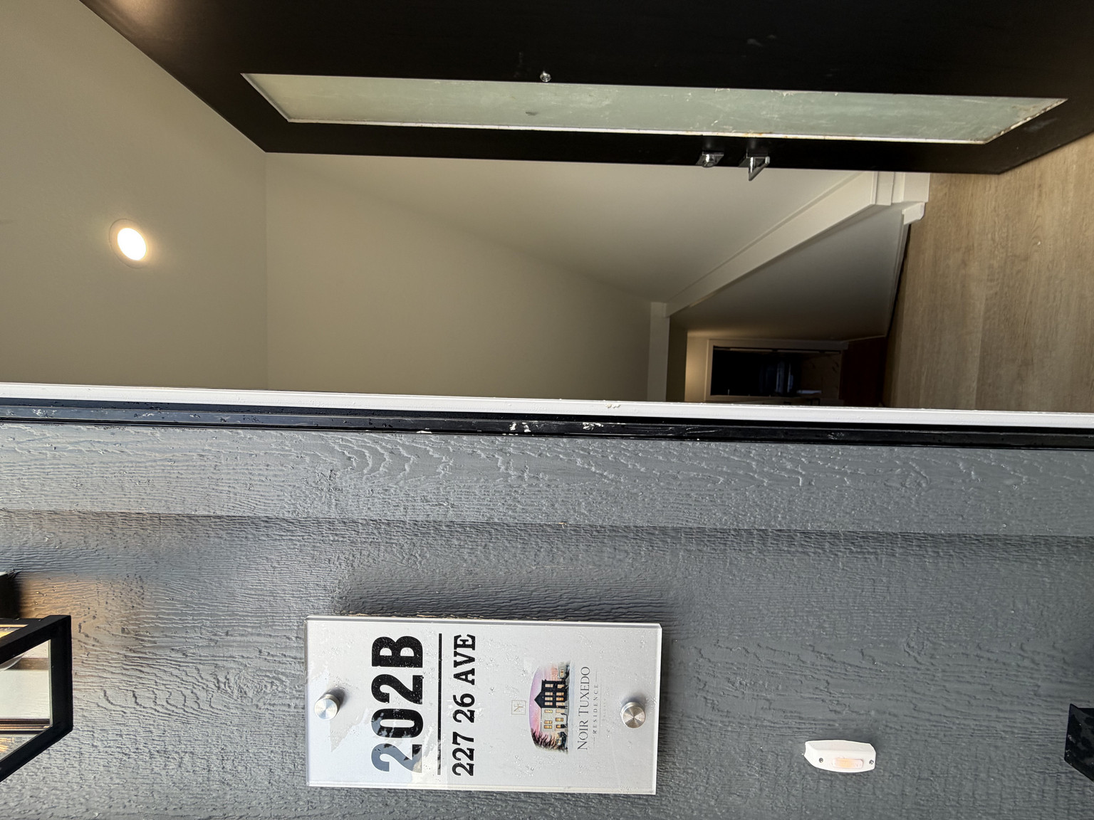 Tuxedo Noir Basement Suite - Photo 11