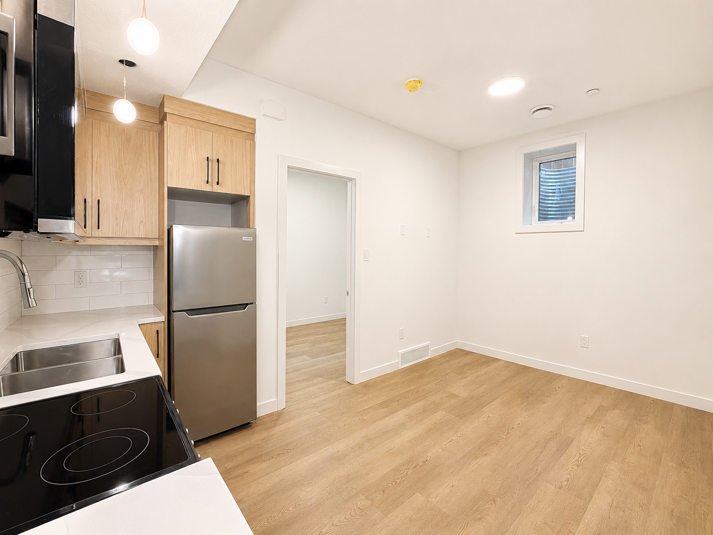 Tuxedo Noir Basement Suite - Photo 3