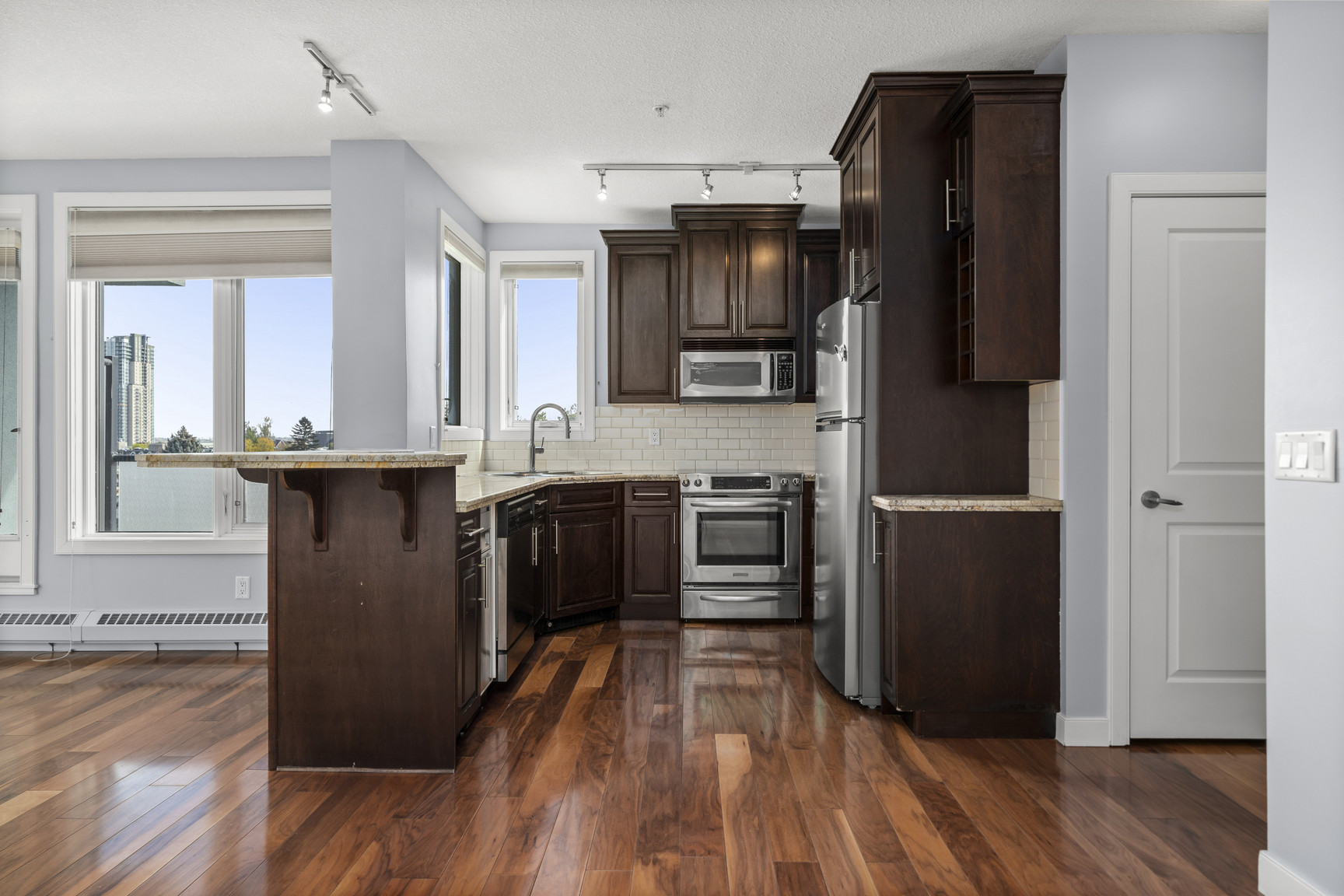 501 Le Beau - 328 21 Ave SW