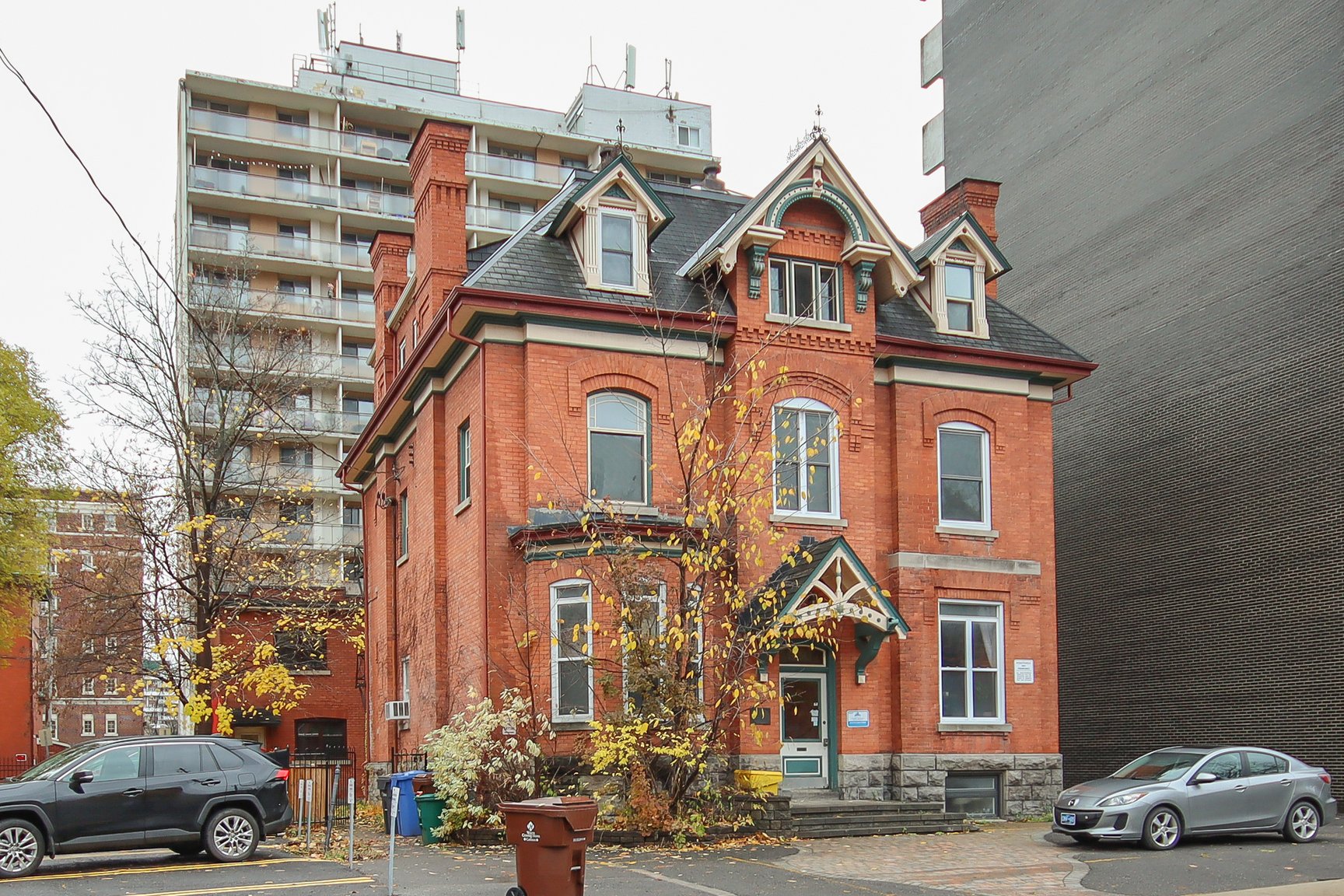 260 Somerset Street, Unit 1 - Move-In Ready!