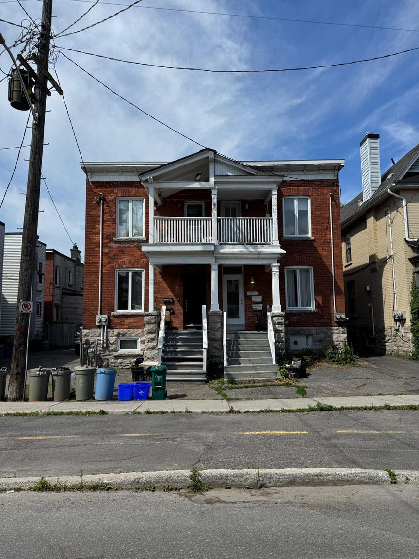 230 Percy Street - 2 Bedroom - Move-In Ready! - Photo 2