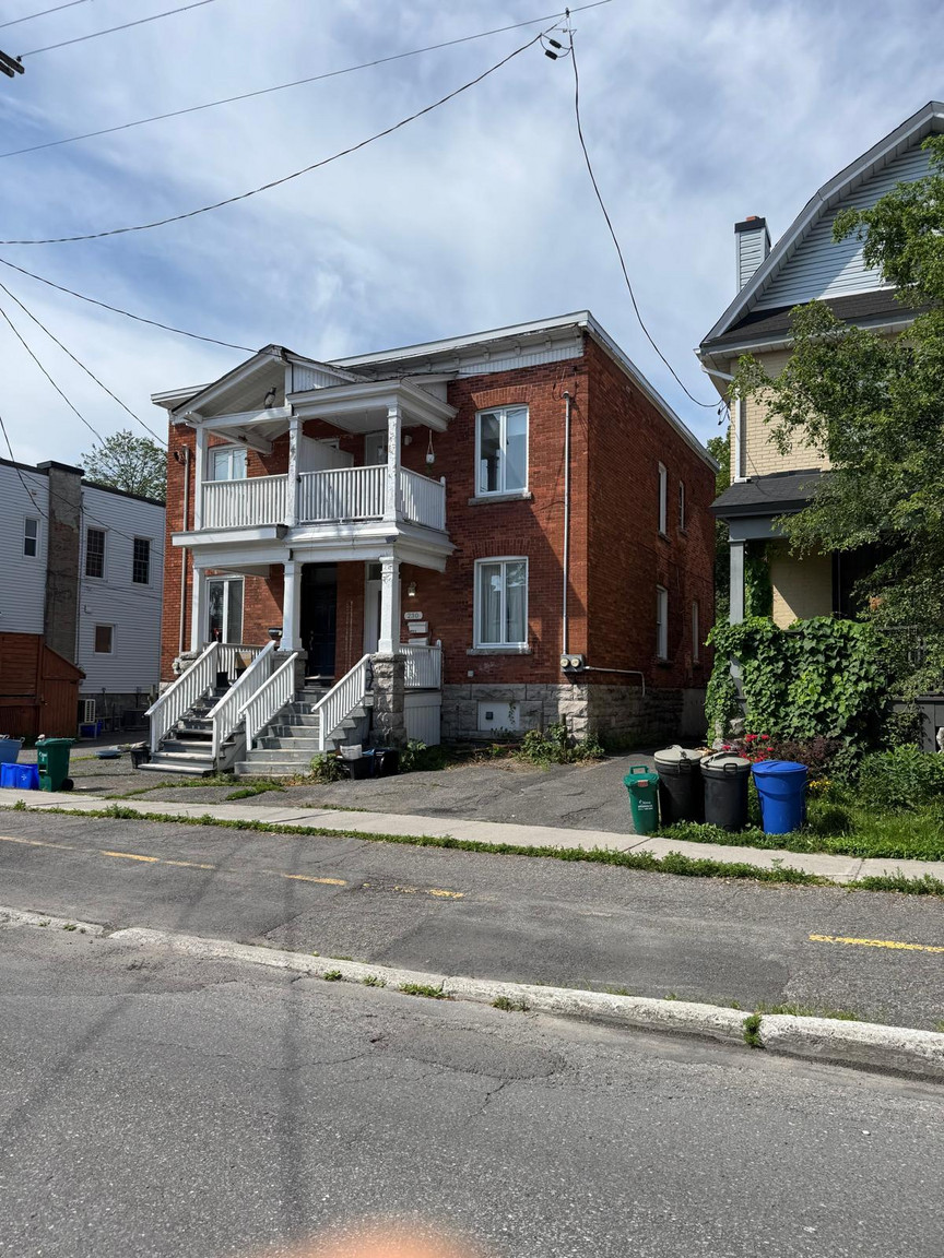 230 Percy Street - 2 Bedroom - Move-In Ready! - Photo 3