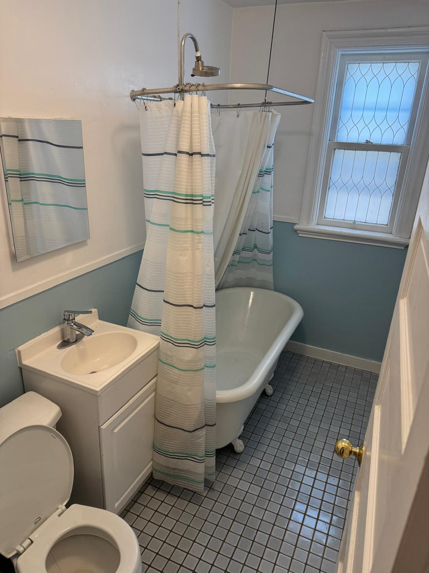 230 Percy Street - 2 Bedroom - Move-In Ready! - Photo 10
