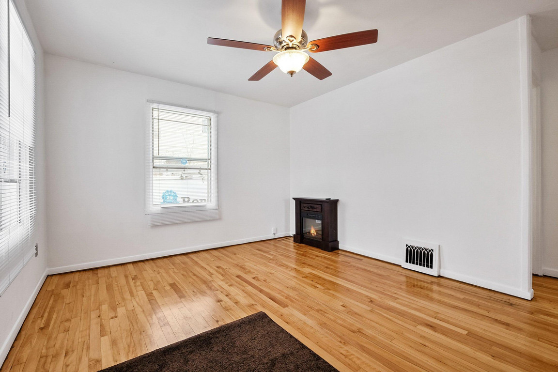 967 Merivale Road, 2 Bedroom Heritage Home Rent In Ottawa