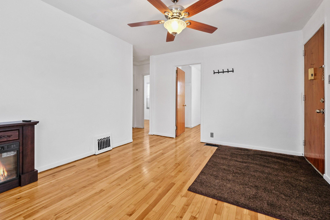 967 Merivale Road, 2 Bedroom Heritage Home Rent In Ottawa