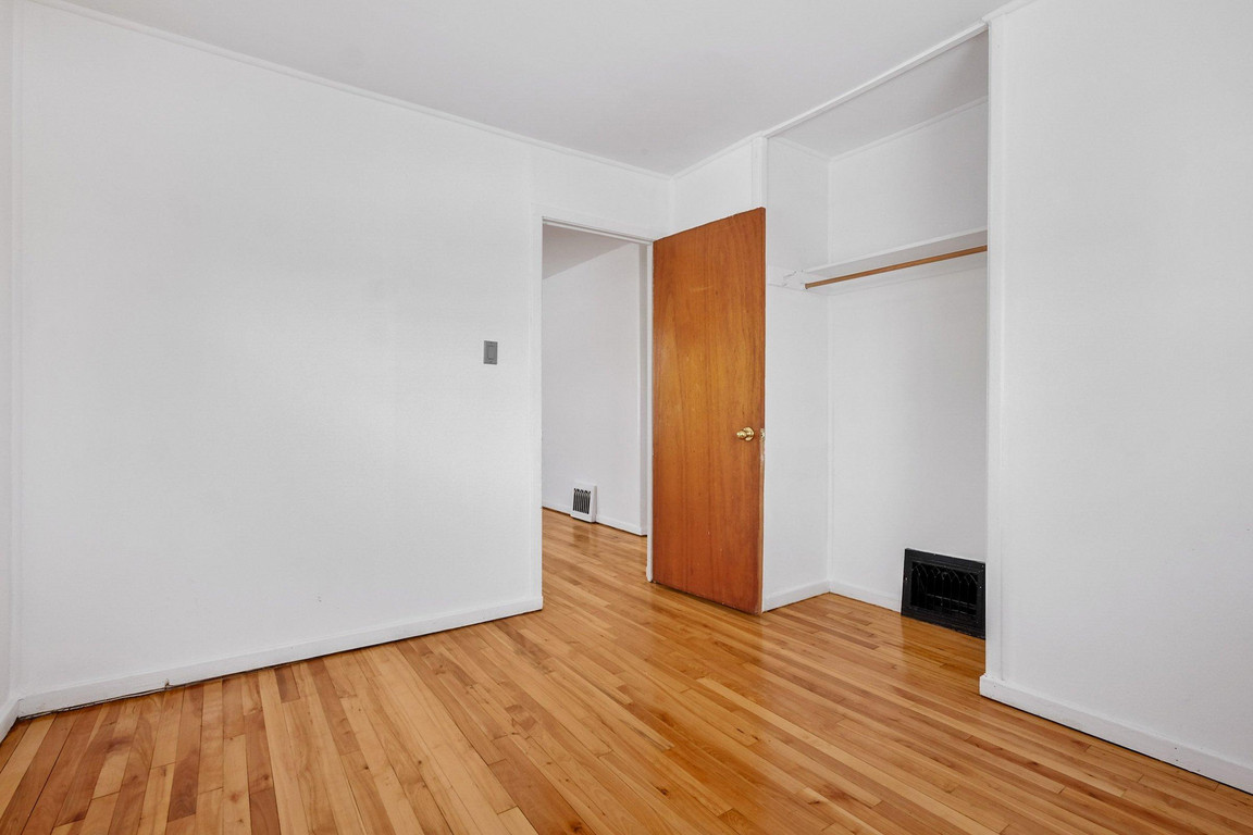 967 Merivale Road, 2 Bedroom Heritage Home Rent In Ottawa