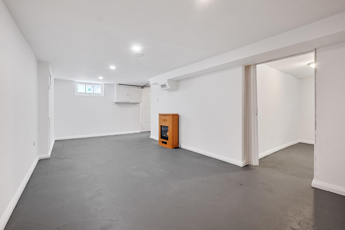 967 Merivale Road, 2 Bedroom Heritage Home Rent In Ottawa