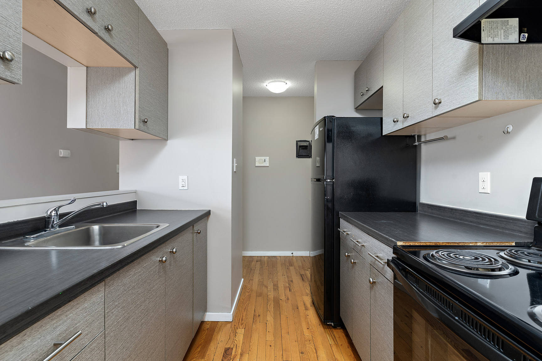 Beacon Arms LIMITED TIME FREE EARLY MOVE-IN!  - Photo 17