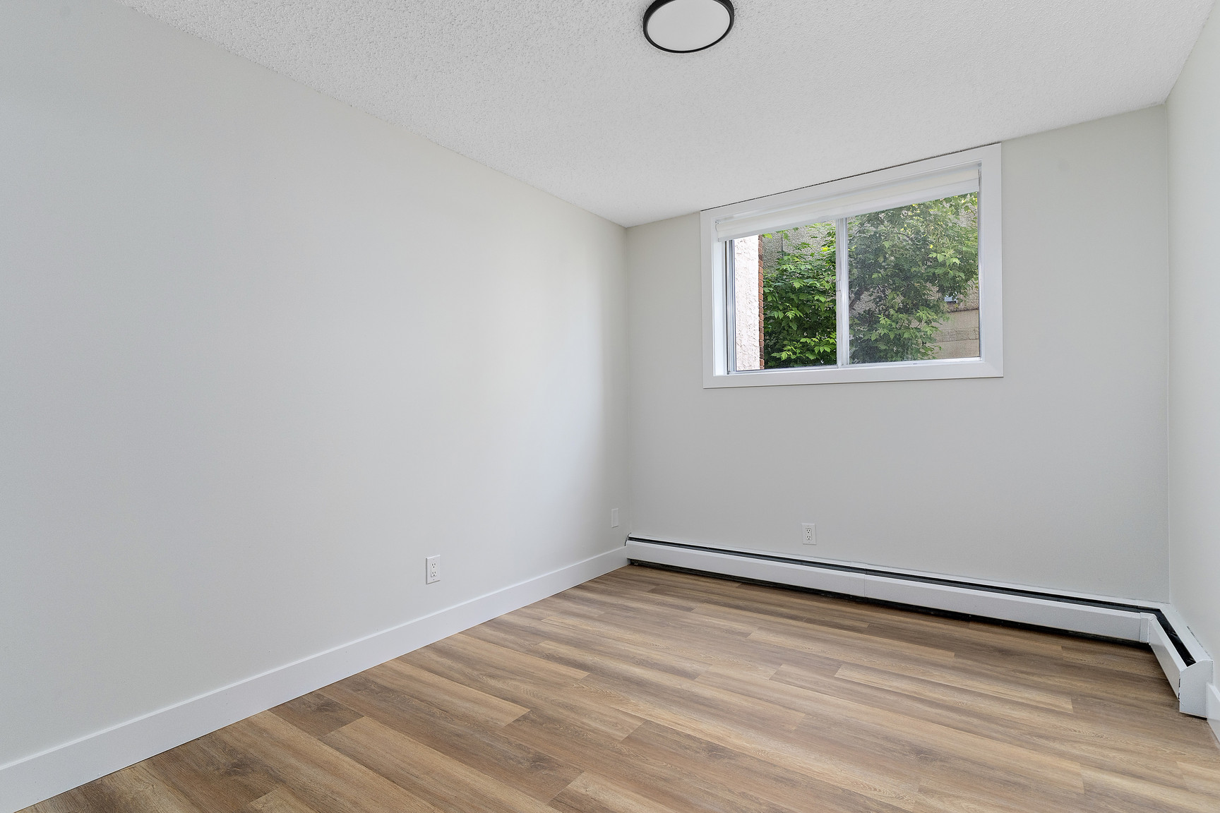 Parklane Manor Apartments – 114 Street NW - Photo 9
